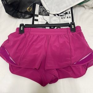 lululemon ripened raspberry hotty hot 2.5in